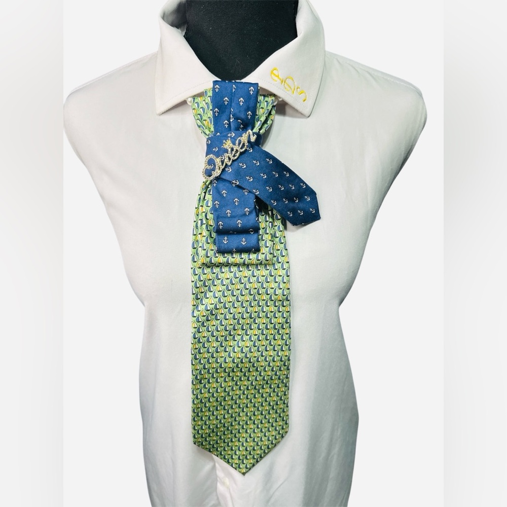 Tommy Hilfiger Blue, Green, and Yellow Necktie with Queen Brooch